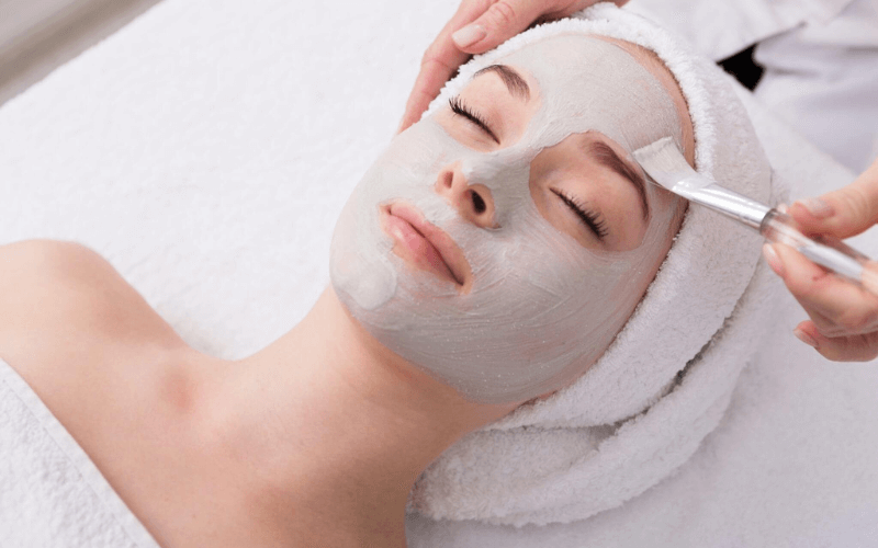 Avoid These 5 Things After Getting A Facial